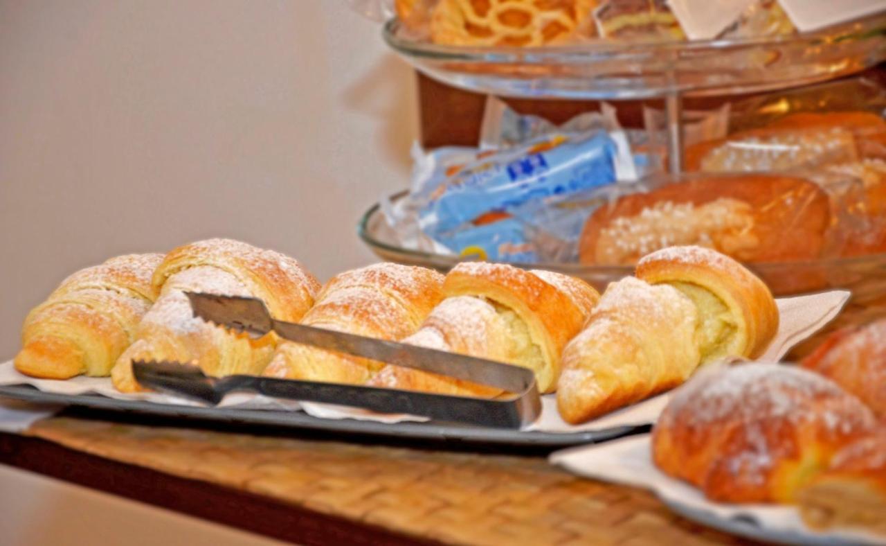 Bed & Breakfast A Castel Capuano Napoli Eksteriør billede